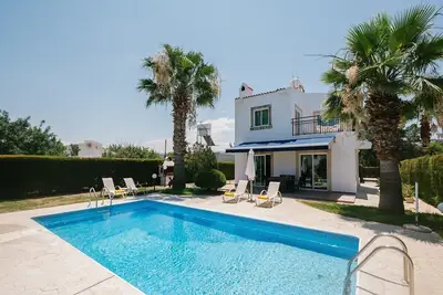 Image de Palm Villa 1 with Private Garden & Pool - Close to the Beach & Ideal for Family/Group Holidays!
