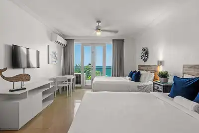 Image de Waterfront Studio ° Lagoon Views & Pool
