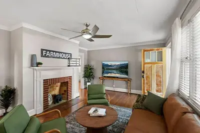 Image de Walk to Downtown Anderson: Stylish Home w/ Fast