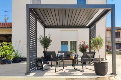 Image de 2 bedroom stunning home in Selca