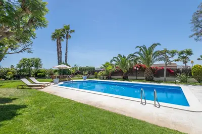 Image de Maison de vacances « Élégance, intimité et confort » avec vue sur la mer, piscine privée et Wi-Fi