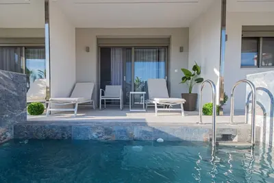 Image de Aria Prive Pool Villa Νο2 by RentalsPro - Portaria Beach
