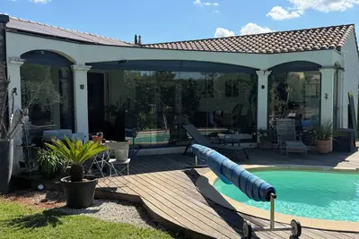 Image de Maison/Villa 6 à 8 personnes Clim. piscine, jeux, sports et nature
