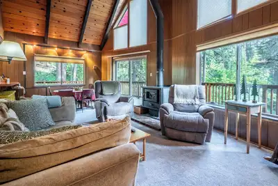 Image de Kennedy Mountain Chalet - Ac & Pool Access!
