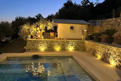 Image de Accommodation in the complete relaxation of nature, minimal with elegant details. . .