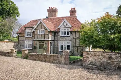 Image de Challens Yarde is a large double fronted cottage, providing spacious, bright, and airy accommodation