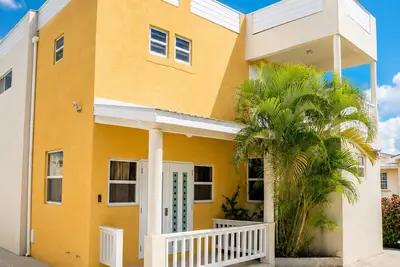Image de Modern Two-Bedroom Retreat • Your Next Getaway Awaits You