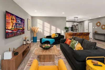 Image de Near At&T Stadium | 3/2 Home with Boho Vibes
