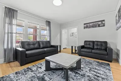 Image de 2 Br | Fully Equipped Home in Dearborn