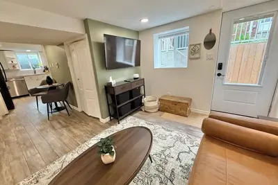 Image de Modern 2br Retreat w/ Heated Floors & Gazebo