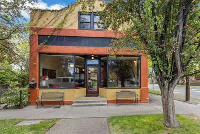 Image de Bluebird Day - The Annex Experience a Luxury 30 Day Stay in Bend, Or