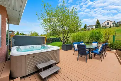 Image de Eagle`s Nest | Hot Tub | Foosball | Yard | Pets Ok