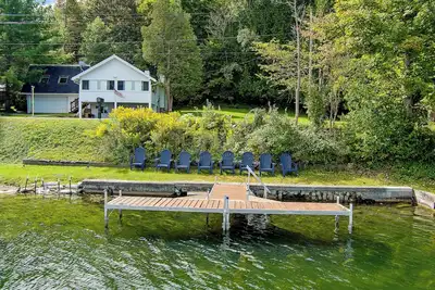 Image de Sleeps 12, Beautiful Lakefront Getaway - Private Dock, Colgate Weekend Favorite