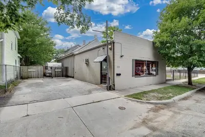 Image de Old Town Speakeasy: 5 blocks to Old Town!