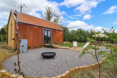 Image de Rustwood Manor, pet friendly, with a garden in Minety
