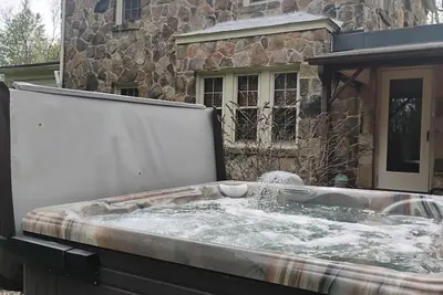 Image de Stone Cottage- Double Suite with Hot Tub