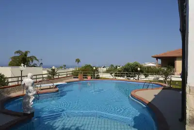 Image de Villa à Marina Di Ragusa avec 5 chambres à coucher, 10 couchages