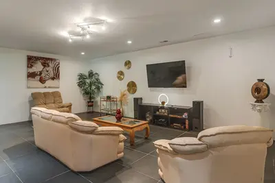 Image de Hike, Boat & Explore! Serene Stafford Apt w/ Patio