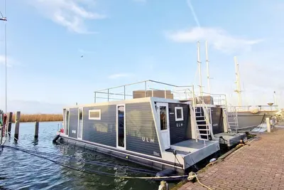 Image de Chalet flottant avec terrasse à Lelystad