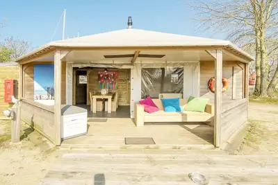 Image de Maison de vacances en bord de mer dans les dunes