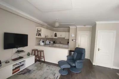 Image de Spacious, comfortable, ground-floor apartment in the centre of Lahinch.