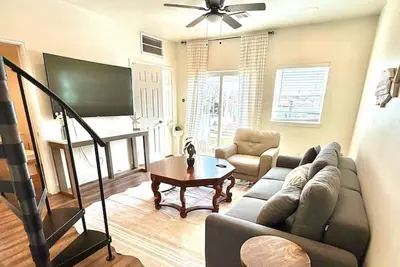Image de Lakefront Escape | 3bd/2ba Guesthouse in San Leon