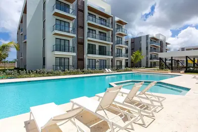 Image de Artificial beach, swimming pools, gym, 1 bedroom