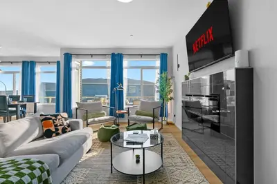 Image de Luxury 5br Calgary Home | Hot Tub | Pool Table | Sleeps 16