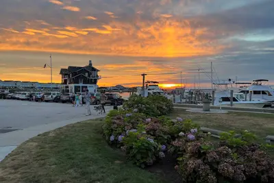 Image de 2-bedroom condo in Watch Hill Ri next to Watch Hill Merry-Go-Round Beach with Ac