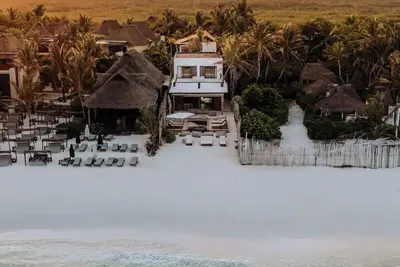 Image de Beach Home with Chef - Butler - Pool & Sun Deck