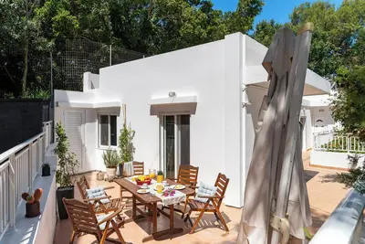Image de Haven Home: Central & Quiet- Elli Beach & Old Town