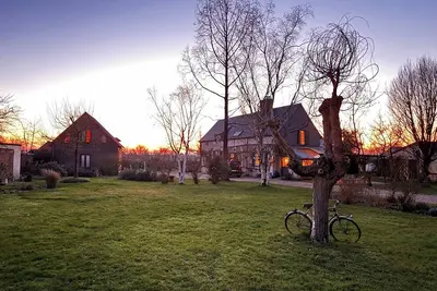 Image de Gîte grande capacité en Normandie! Au calme et proche de tout. Chien accepté.