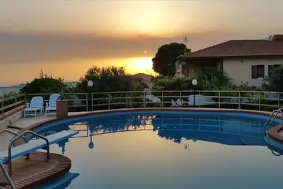 Image de Belle maison de vacances privée avec piscine privée, Wifi, climatisation, Tv, patio, animaux admis