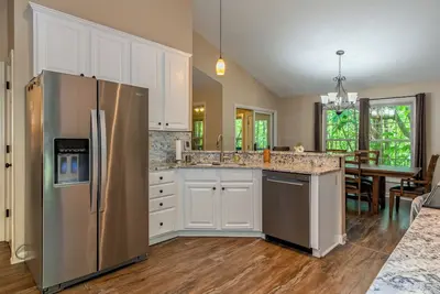 Image de New listing! Fireplace in Gated Mountain retreat near all community attractions