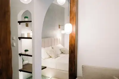 Image de Boutique Mediterranean Suite Near Costa Navarino