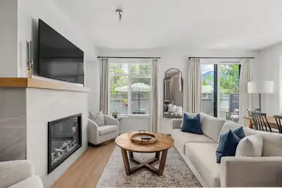 Image de Mountains, Lake and Main St. Shops! 3 bed retreat in the heart of Invermere.