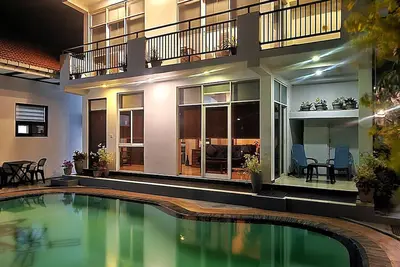 Image de The Kumatha Residence, Second Floor Studio apartment, 5 minutes walk to the beach