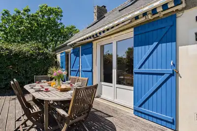 Image de 950m de plage, jardin et grande maison pour 10
