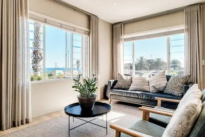 Image de Camps Bay Stylish 2bed by the Tidal Pool Tidescape
