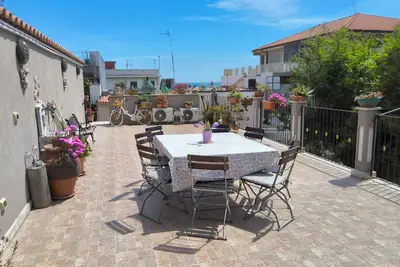 Image de La Dimora di Max Bright apt. with Terrace
