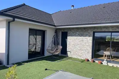 Image de Maison neuve avec Piscine à 10 mn de Pau, idéal pour se reposer et profiter.