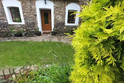 Image de Stylish farmhouse apartment set amongst beautiful gardens -  ideal for families