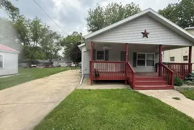 Image de Traveling workers perfect home, 2 queen bedrooms and 1 queen bed in basement