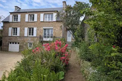 Image de Maison familiale rénovée, grand jardin en centre ville, panorama exceptionnel
