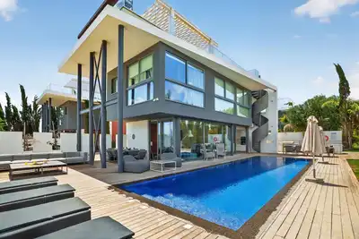 Image de Azzurra Seafront Villa with Roof Jacuzzi