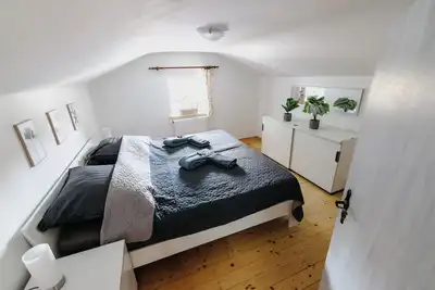 Image de Cozy vacation home right on the edge of the forest