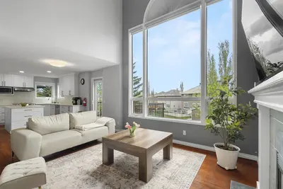 Image de Luxury 4br | 8 Guests, Ac, Garage, Near Yyc&Banff
