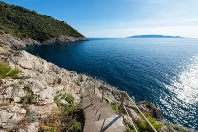 Image de Villa exclusive à Cala Piccola : vue panoramique et accès privé à la mer