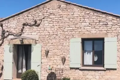 Image de Maison de campagne au cœur du luberon, une ode à la nature,