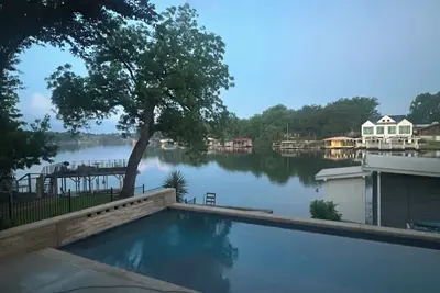 Image de Docktails and Daydreams lake Lbj retreat sleeps 13